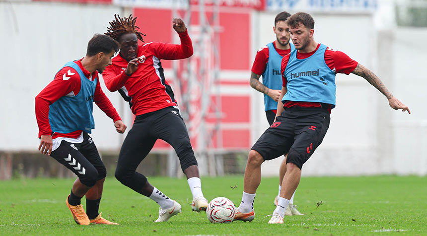 Samsunspor'da Kasımpaşa mesaisi sürüyor